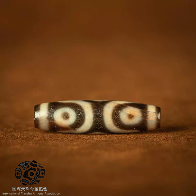 チベット▪朱砂三眼天珠